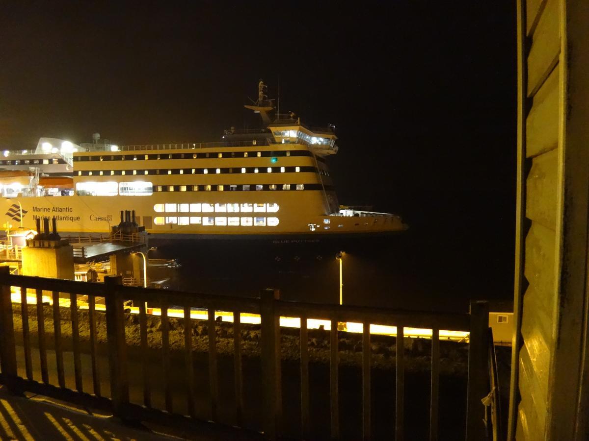 Starboard Side Guest House Port aux Basques Exterior foto